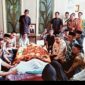 Suasana haru menyelimuti rumah duka almarhum H. Ruslan Mahmud, Anggota DPRD Kota Makassar dari Fraksi Golkar.