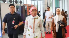Foto: Wakil Wali Kota Makassar, Aliyah Mustika, Kunjungi Booth di APEKSI 2025.