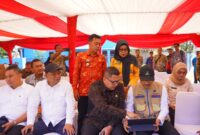 Foto: Wali Kota Makassar, Munafri Arifuddin bersama Menteri Sosial RI, Saifullah Yusuf, meninjau langsung salah satu lahan di kawasan Salodong, Kelurahan Untia  Kecamatan Biringkanaya, Kota Makassar.