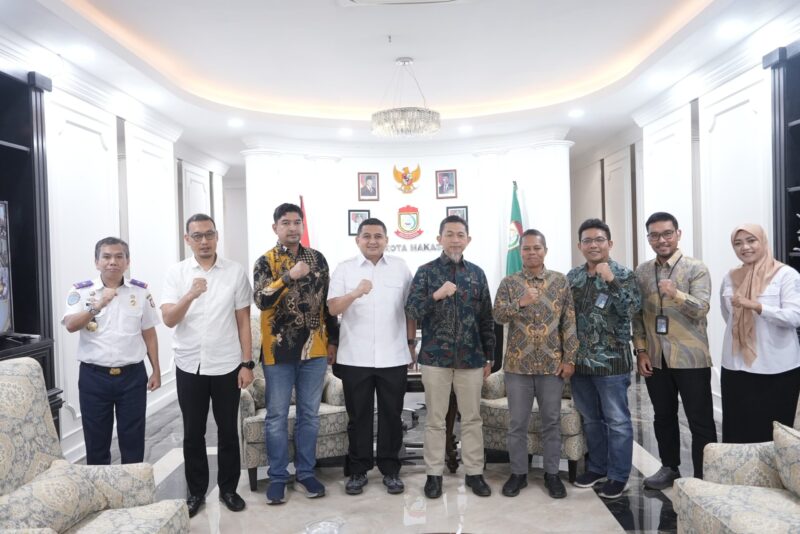 Foto: Walikota Makassar, Munafri Arifuddin bersama PT PLN-UID Sulsel-Tenggara, Barat.