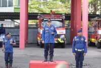 Wali Kota Makassar, Munafri Arifuddin, memimpin apel bersama jajaran Dinas Pemadam Kebakaran dan Penyelamatan (Damkarmat) Kota Makassar pada Rabu, 28 Mei 2025. Dalam kunjungan resminya yang pertama ke kantor Damkarmat sejak dilantik, Wali Kota menyampaikan apresiasi atas prestasi dan dedikasi tinggi para petugas dalam melayani masyarakat.