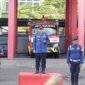 Wali Kota Makassar, Munafri Arifuddin, memimpin apel bersama jajaran Dinas Pemadam Kebakaran dan Penyelamatan (Damkarmat) Kota Makassar pada Rabu, 28 Mei 2025. Dalam kunjungan resminya yang pertama ke kantor Damkarmat sejak dilantik, Wali Kota menyampaikan apresiasi atas prestasi dan dedikasi tinggi para petugas dalam melayani masyarakat.
