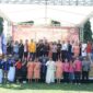 Wali Kota Makassar, Munafri Arifuddin, berfoto bersama peserta Perayaan Paskah Persekutuan Pemuda Gereja Toraja (PPGT) 3 Klasis Kota Makassar di Lapangan Golf Kodam XIV/Hasanuddin, Senin (12/5/2025).