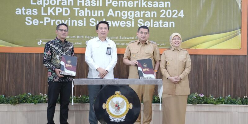 Wali Kota Makassar, Moh. Ramdhan Pomanto, bersama Wakil Wali Kota Makassar, Fatmawati Rusdi, menerima Laporan Hasil Pemeriksaan (LHP) atas LKPD Tahun Anggaran 2024 dari BPK RI Perwakilan Sulawesi Selatan. 
