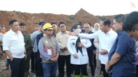 Menteri LHK Hanif Faisol dan Wali Kota Makassar Munafri Arifuddin meninjau TPA Antang bahas pengelolaan sampah dari hulu ke hilir.
