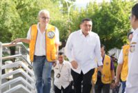 Foto Walikota Makassar, Munafri Arifuddin bersama Pihak Lions Club Saat Salurkan 20.000 Kacamata Gratis untuk Siswa SD dan SMP.