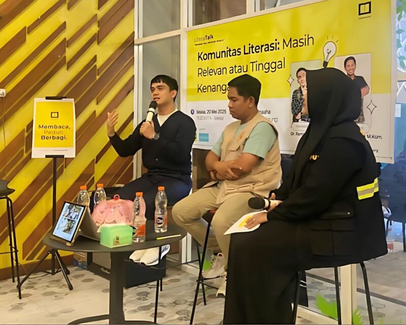 Ruang Buka Konawe menyelenggarakan kegiatan LiteraTalk,  bertempat di Rans Café, Unaaha