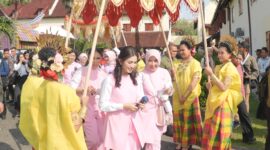 Foto Selvi Ananda, Wali Kota-Wawali dan Ketua PKK mendampingi dalam Misi Lestarikan Budaya