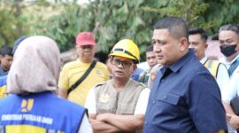 Wali Kota Makassar Munafri Arifuddin dan Dirjen Cipta Karya Kementerian PUPR meninjau kondisi TPA Antang