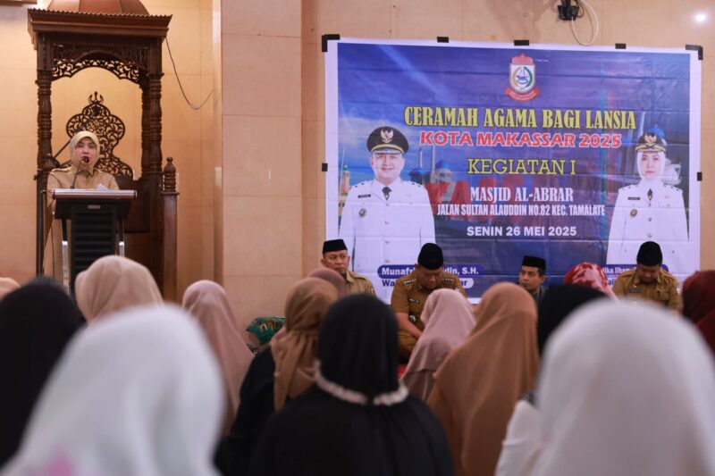 Wakil Wali Kota Makassar, Aliyah Mustika Ilham, secara resmi membuka kegiatan Ceramah Agama bagi Lansia