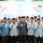 Wali Kota Makassar, Munafri Arifuddin, bersama pengurus DPD BKPRMI Kota Makassar periode 2025–2030 berfoto bersama usai pelantikan di Masjid Babussalam, Jl. Borong Raya, Kamis (29/5/2025).