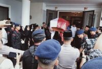 Foto: Almarhum Komjen Purn. Jusuf Manggabarani, Pada Saat disemayamkan