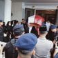 Foto: Almarhum Komjen Purn. Jusuf Manggabarani, Pada Saat disemayamkan