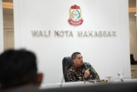 Foto: Walikota Makassar, Munafri Arifuddin dan Tim Pemantau dan Evaluasi Proyek Strategis Kementerian PU, saat paparan proyek tersebut di Balaikota Makassar..