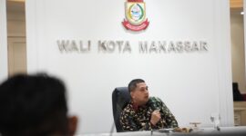 Foto: Walikota Makassar, Munafri Arifuddin dan Tim Pemantau dan Evaluasi Proyek Strategis Kementerian PU, saat paparan proyek tersebut di Balaikota Makassar..