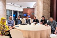 Foto: Dari Kanan, Prof. Nujum (Ketua Kahmi UMI), Hidayat (Sekum Kahmi Sulsel), Dr. Tadjuddin (PH Pt. MID), Prof. Pangeran (Ketum Kahmi Makassar) dan Kahmi yang lain.