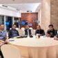 Foto: Dari Kanan, Prof. Nujum (Ketua Kahmi UMI), Hidayat (Sekum Kahmi Sulsel), Dr. Tadjuddin (PH Pt. MID), Prof. Pangeran (Ketum Kahmi Makassar) dan Kahmi yang lain.