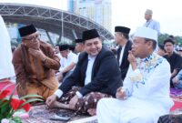 Foto: Munafri Arifuddin, Walikota Makassar, Ilham Arief Sirajuddin dan Ustadz Das’ad Latif.