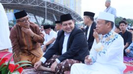 Foto: Munafri Arifuddin, Walikota Makassar, Ilham Arief Sirajuddin dan Ustadz Das’ad Latif.