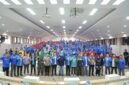 Foto bersama peserta Rakerda XVI KNPI Kota Makassar bersama jajaran pengurus, organisasi kepemudaan, dan perwakilan pemerintah di Ruang Pola Kantor Balaikota Makassar, Jumat (27/6/2025).