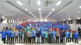 Foto bersama peserta Rakerda XVI KNPI Kota Makassar bersama jajaran pengurus, organisasi kepemudaan, dan perwakilan pemerintah di Ruang Pola Kantor Balaikota Makassar, Jumat (27/6/2025).