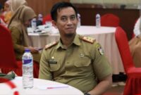 Kepala Dinas Lingkungan Hidup Kota Makassar, Helmi Budiman, saat menghadiri rapat persiapan peringatan Hari Lingkungan Hidup Nasional 2025.