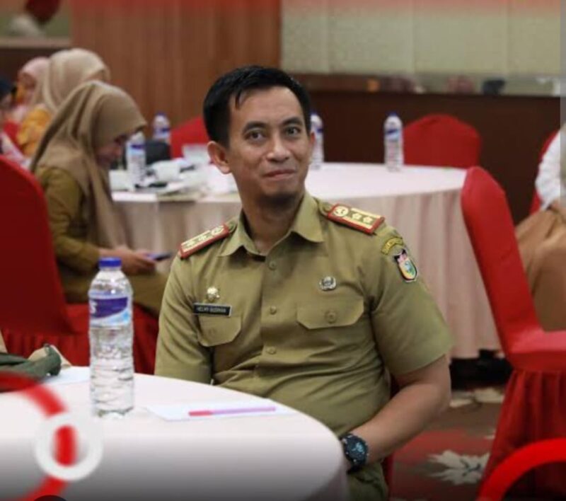 Kepala Dinas Lingkungan Hidup Kota Makassar, Helmi Budiman, saat menghadiri rapat persiapan peringatan Hari Lingkungan Hidup Nasional 2025.