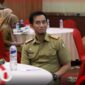 Kepala Dinas Lingkungan Hidup Kota Makassar, Helmi Budiman, saat menghadiri rapat persiapan peringatan Hari Lingkungan Hidup Nasional 2025.