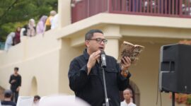 Wali Kota Makassar, Munafri Arifuddin, menghadiri sekaligus membacakan puisi dalam perhelatan Makassar International Writers Festival (MIWF) 2025 yang digelar di Benteng Fort Rotterdam, Makassar, Minggu 