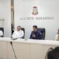 Wali Kota Makassar Munafri Arifuddin menerima audiensi Karang Taruna Kota Makassar untuk membahas sinergi dalam menangani isu sosial, Rabu (11/6/2025).