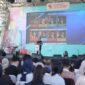 Wakil Menteri Dalam Negeri, Bima Arya Sugiarto, menyampaikan pidato inspiratif di hadapan ratusan peserta dalam pembukaan Indonesia Youth Summit (IYS) 2025 di Lapangan Karebosi, Makassar, Jumat (13/6/2025). 