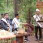Wali Kota Makassar, Munafri Arifuddin, menyampaikan sambutan pada Festival Hutan Toraja di Hutan Tandung Nanggala, Toraja Utara, Sabtu (14/6/2025), sebagai bagian dari perayaan HUT ke-78 Gereja Toraja, yang menekankan pentingnya toleransi, persaudaraan, dan pelestarian lingkungan.