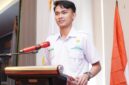 Ketua Umum HIPMI PT UMI, Andi Muhammad Ihsan Nuryawan, saat memberikan sambutan dalam pembukaan Open Recruitment Angkatan IX di Hotel WThree Makassar. Acara ini menjadi bagian dari upaya akselerasi pengembangan wirausaha muda di lingkungan kampus Universitas Muslim Indonesia.