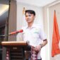 Ketua Umum HIPMI PT UMI, Andi Muhammad Ihsan Nuryawan, saat memberikan sambutan dalam pembukaan Open Recruitment Angkatan IX di Hotel WThree Makassar. Acara ini menjadi bagian dari upaya akselerasi pengembangan wirausaha muda di lingkungan kampus Universitas Muslim Indonesia.