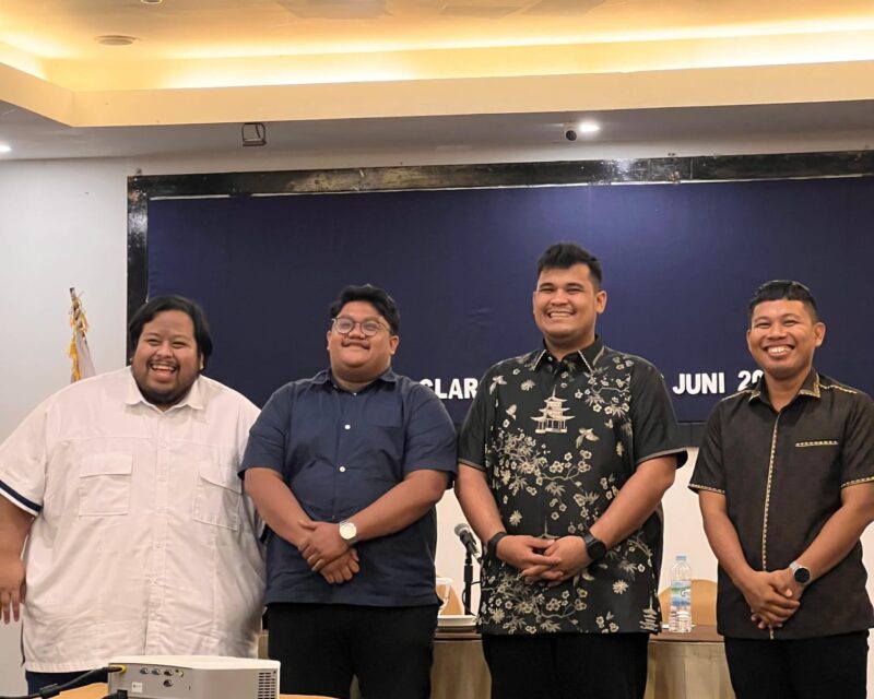 Foto: As’ad Azhari Isrullah (dua dari kanan) resmi ditetapkan sebagai Ketua Umum BPD HIPMI Otomotif Sulsel, bersama jajaran pengurus dan Ketua BPD HIPMI Sulsel, Andi Amar (kanan), dalam forum resmi di Makassar, Juni 2025.