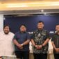 Foto: As’ad Azhari Isrullah (dua dari kanan) resmi ditetapkan sebagai Ketua Umum BPD HIPMI Otomotif Sulsel, bersama jajaran pengurus dan Ketua BPD HIPMI Sulsel, Andi Amar (kanan), dalam forum resmi di Makassar, Juni 2025.