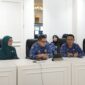 Wali Kota Makassar Munafri Arifuddin bersama jajaran Pemkot saat mengikuti wawancara Lomba Kampung Keluarga Berkualitas (Kampung KB) Tingkat Nasional 2025 secara virtual, Selasa (17/6/2025).