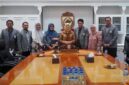 Wakil Wali Kota Makassar, Hj. Aliyah Mustika Ilham, S.E., M.A.P., bersama jajaran pengurus Ikatan Apoteker Indonesia (IAI) usai audiensi membahas persiapan Rakernas dan Pertemuan Ilmiah Tahunan (PIT) IAI 2025 di Kota Makassar.