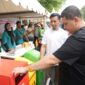 Wali Kota Makassar bersama warga saat edukasi pemilahan sampah pada peringatan Hari Lingkungan Hidup Sedunia 2025 di Car Free Day.