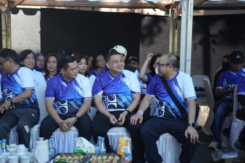 Foto: Komjen Pol. Dr. H. Moh. Fadil Imran, Munafri Arifuddin, saat menghadiri Jalan Sehat, Senam, dan Bakti Sosial dalam rangka memperingati 37 Tahun IKA SMADA 88 di Makassar.