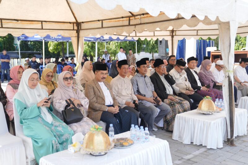 Foto: Founder Bosowa Corporation, Aksa Mahmud, Wali Kota Makassar, Munafri Arifuddin, Ketua TP PKK Melinda Aksa, CEO Bosowa Corporindo, Subhan Aksa.
