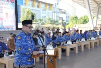 Foto: Wali Kota Makassar, Munafri Arifuddin, didampingi Wakil Wali Kota, Aliyah Mustika Ilham, saat prosesi penyerahan SK CPNS tahun 2024.