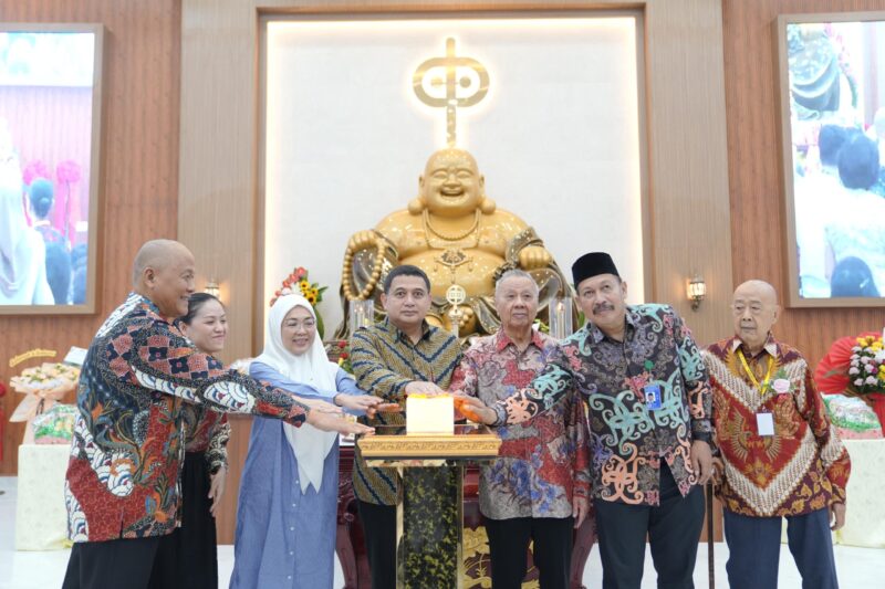 Foto: Wali Kota Makassar, Munafri Arifuddin, Saat meresmikan Vihara Lahuta Maitreya di Kota Makassar.