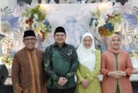 Foto: Munafri Arifuddin bersama Ketua TP PKK Makassar, Melinda Aksa, menggelar acara open house di Rumah Jabatan Wali Kota, Jumat (6/6/2025).