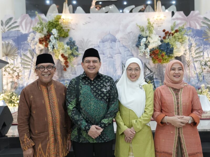 Foto: Munafri Arifuddin bersama Ketua TP PKK Makassar, Melinda Aksa, menggelar acara open house di Rumah Jabatan Wali Kota, Jumat (6/6/2025).