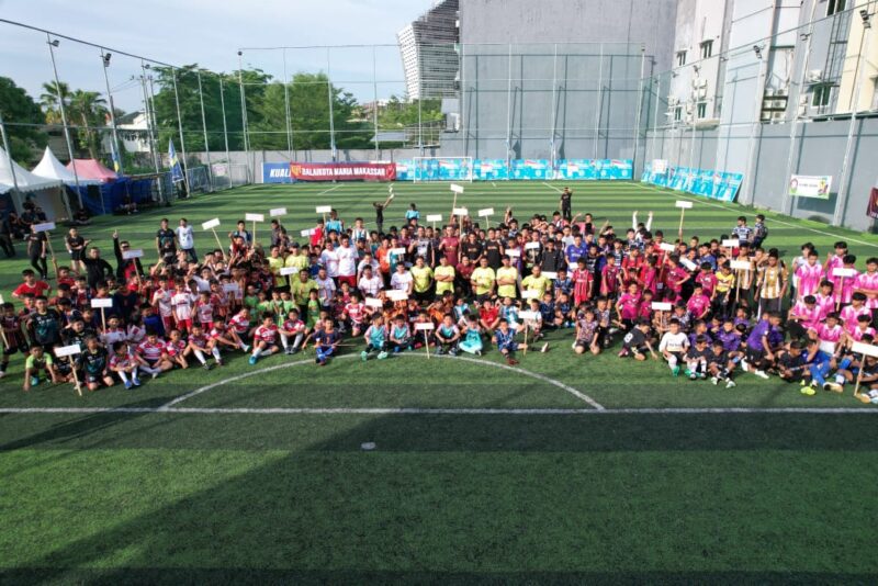 Foto: Sekertaris Daerah (Sekda) Makassar Andi Zulkifly membuka turnamen Minisoccer Pemerintah Kota (Pemkot) Makassar di Lapangan Sapta Minisoccer, Jalan AP Pettarani, Minggu (22/6).