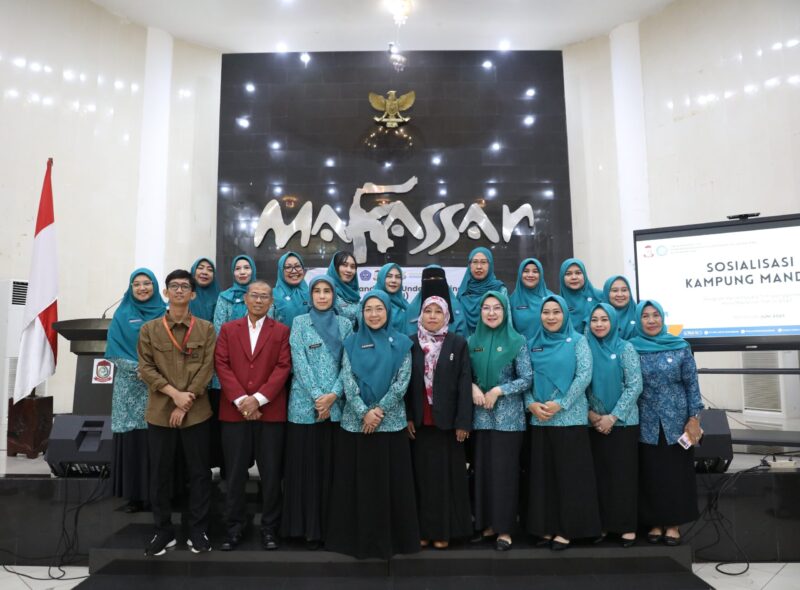 Foto: Ketua TP PKK Kota Makassar, Melinda Aksa, Saat Sosialisasi pelaku UMKM mandiri dan berdaya saing.