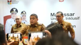 Wali Kota Makassar, Munafri Arifuddin, paparkan progres pembangunan Stadion Untia di Balai Kota, Selasa (8/7/2025).