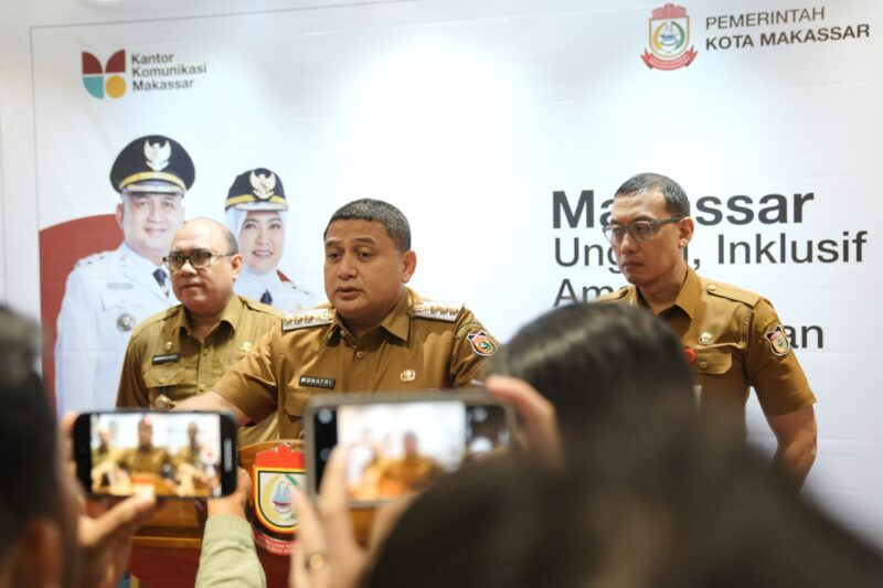 Wali Kota Makassar, Munafri Arifuddin, paparkan progres pembangunan Stadion Untia di Balai Kota, Selasa (8/7/2025).