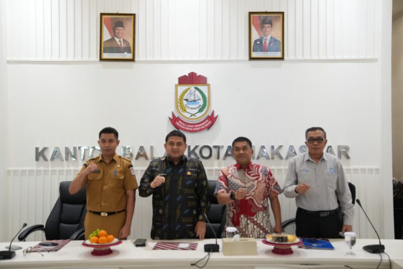 Wali Kota Makassar Munafri Arifuddin pimpin RUPS PT BPR Perseroda bahas peningkatan kinerja dan reformasi digital di Balai Kota Makassar, Senin (28/7/2025).